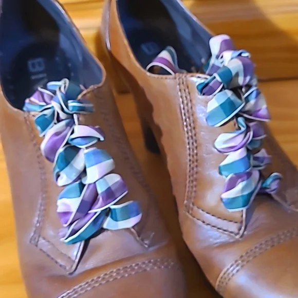 Biviel Victorian Inspired Heeled Leather Booties 🤎 - Picture 8 of 13